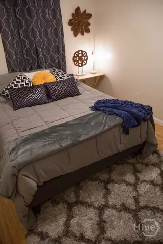 $2,400 | 8 South Lake Drive, Savannah, GA 31410