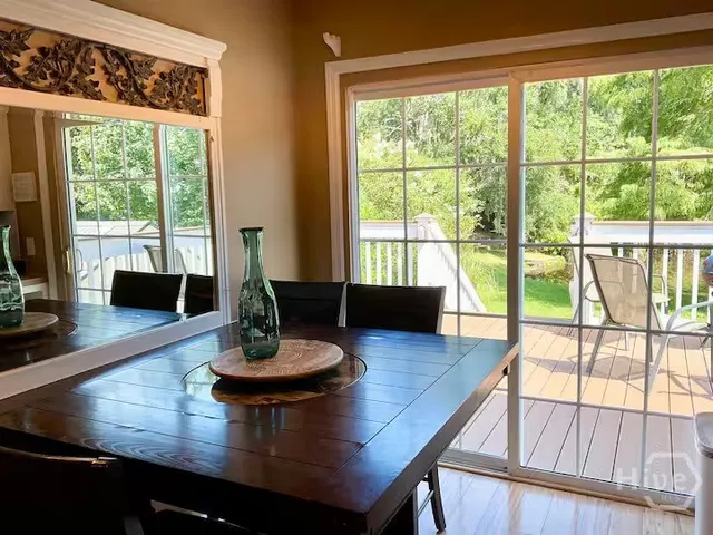 $2,400 | 8 South Lake Drive, Savannah, GA 31410