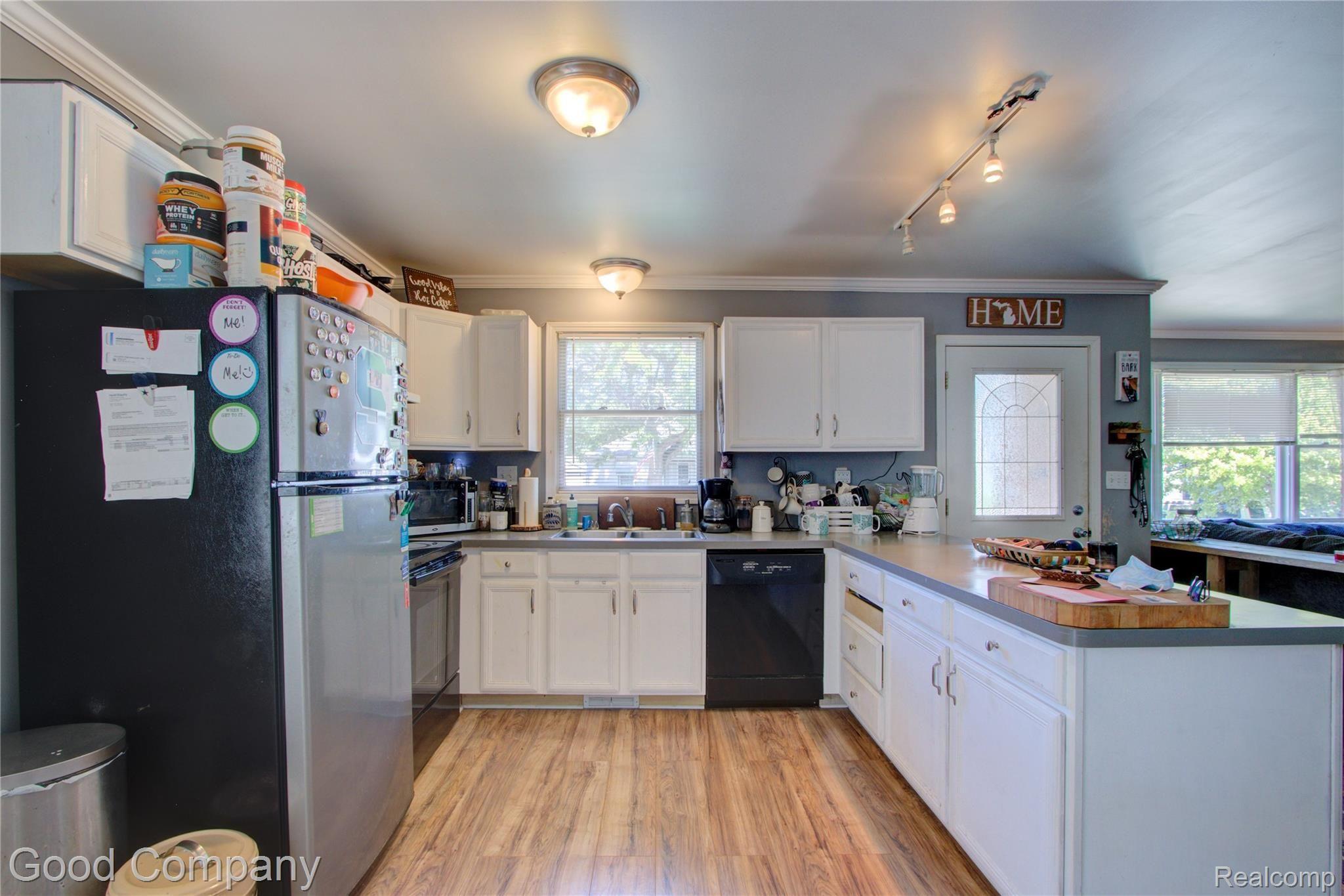 8114 Helen Street Center Line, MI 48015 - Photo 10 of 36 8114 Helen St. 10