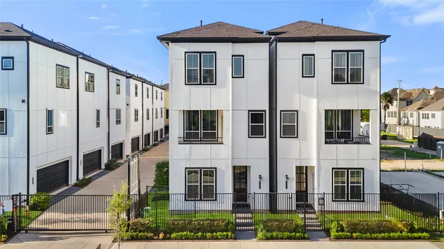 $462,490 | 2708 Grand Fountains Drive, Unit C, Houston, TX 77054