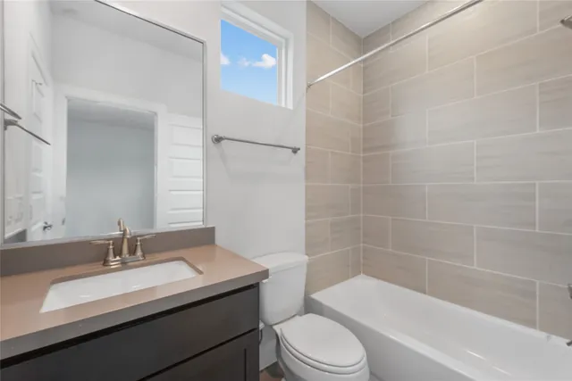 $462,490 | 2708 Grand Fountains Drive, Unit C, Houston, TX 77054