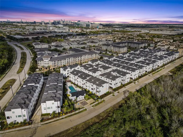 $462,490 | 2708 Grand Fountains Drive, Unit C, Houston, TX 77054