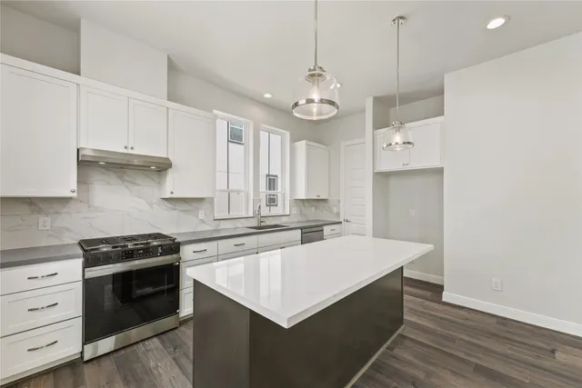 $462,490 | 2708 Grand Fountains Drive, Unit C, Houston, TX 77054