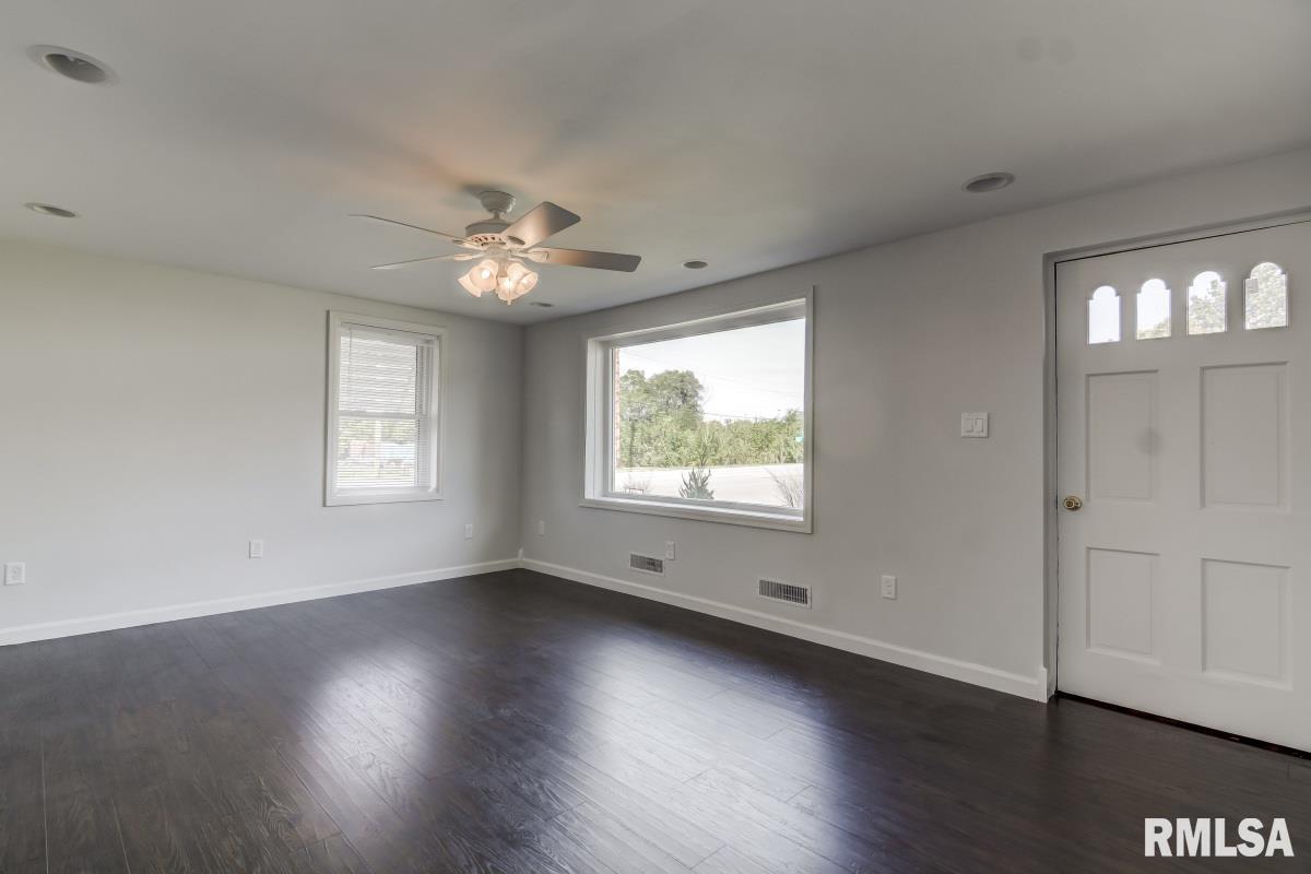1846 Reed Avenue Springfield, IL 62704 - Photo 5 of 32 Gallery Image 5