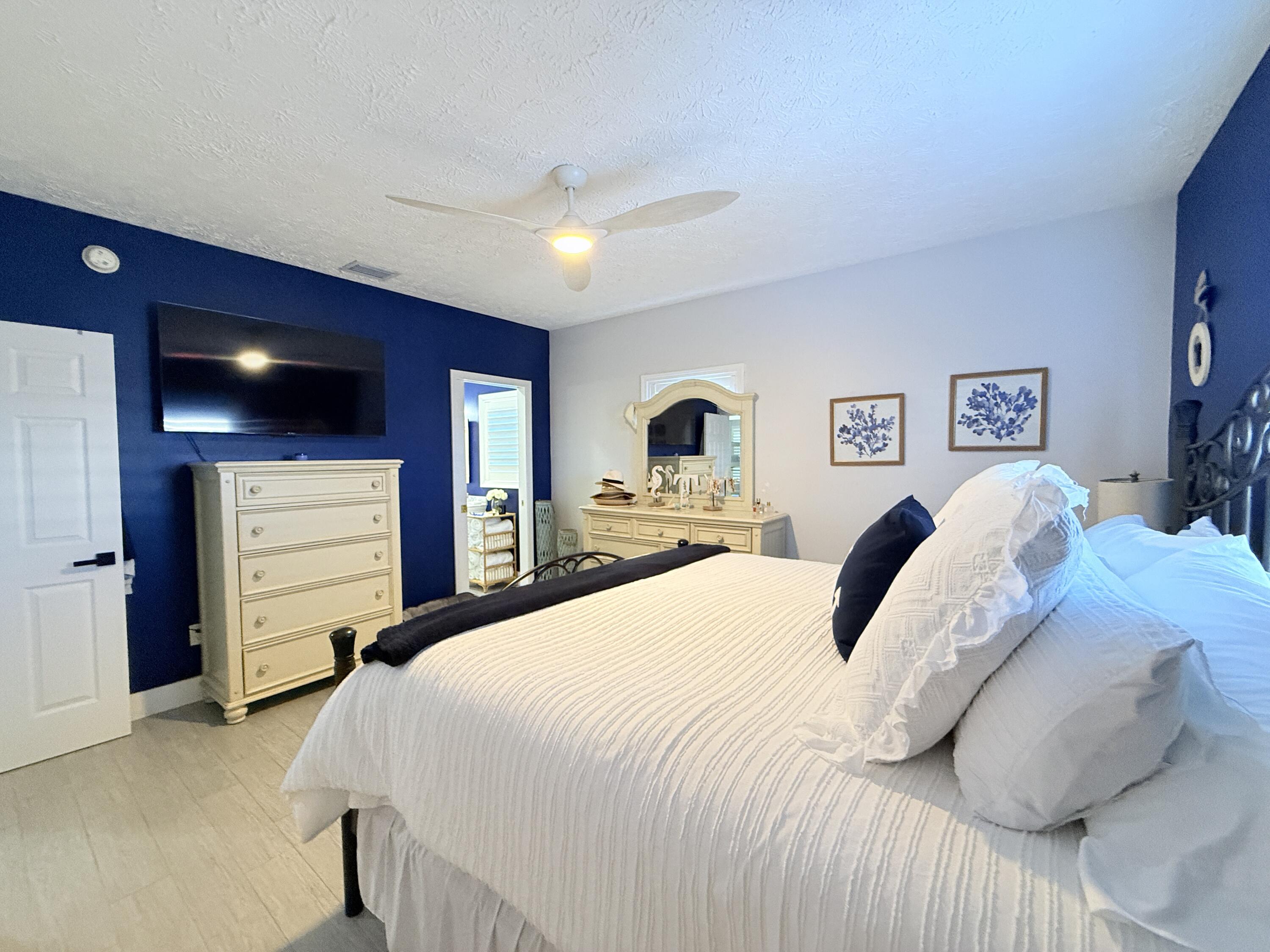 614 R Santa Anita Lane Key Largo, FL 33037 - Photo 24 of 64 Master Bedroom