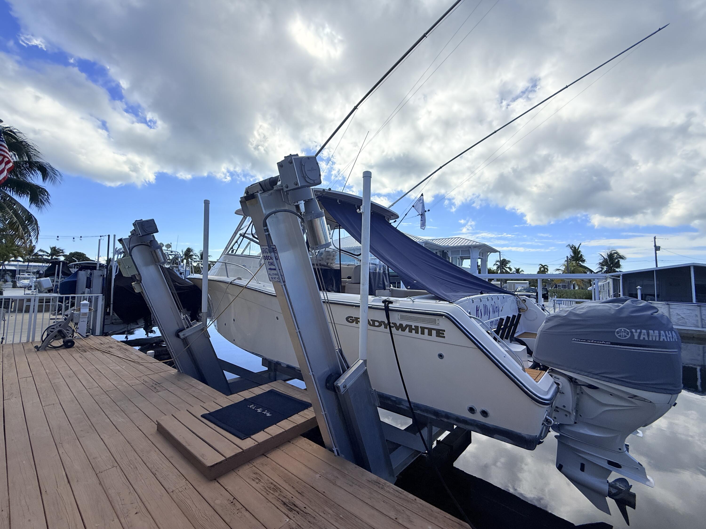 614 R Santa Anita Lane Key Largo, FL 33037 - Photo 57 of 64 Boat Lift