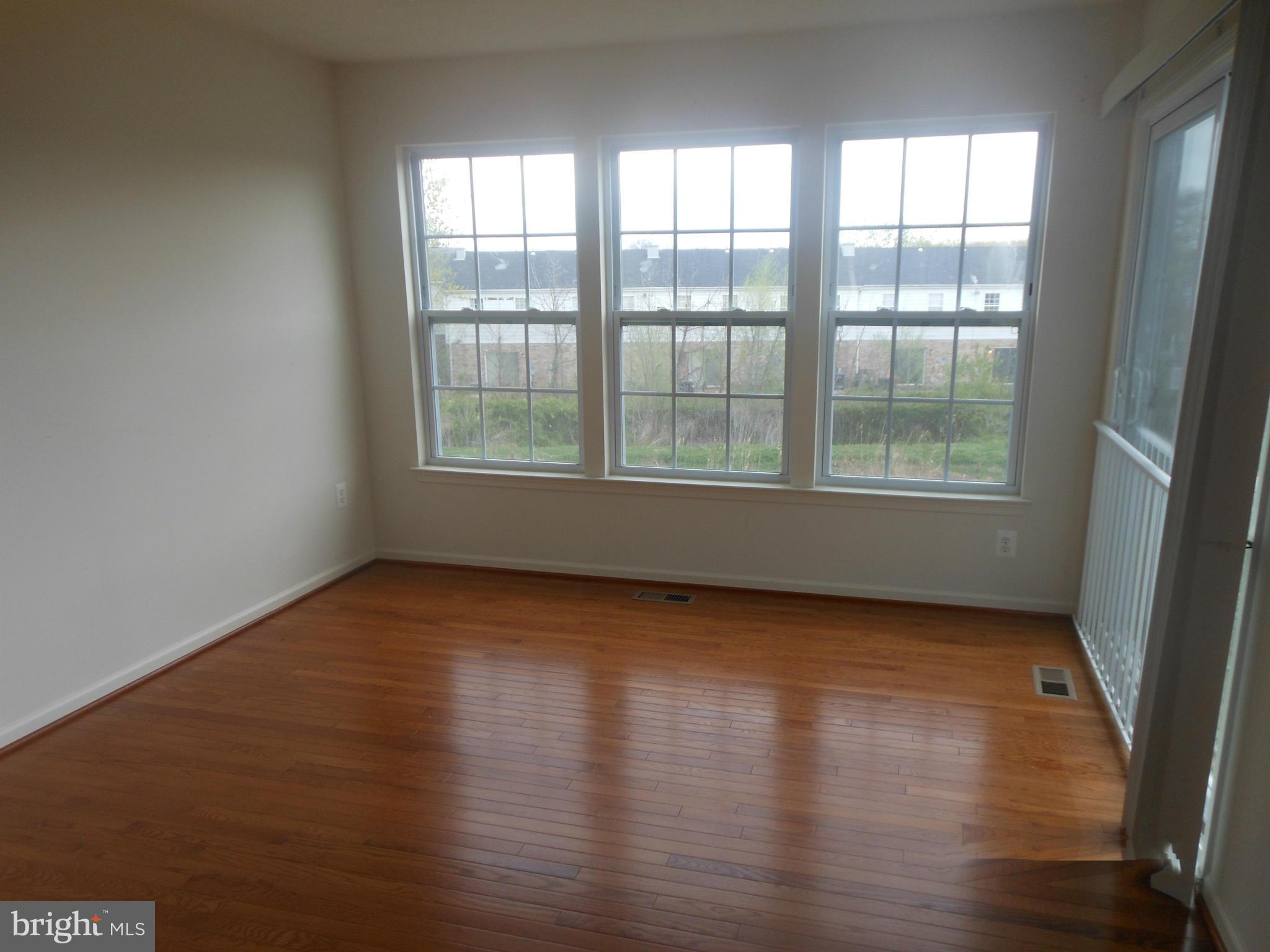 9890 Decatur Road Baltimore, MD 21220 - Photo 7 of 14 Interior (General)-Breakfast room