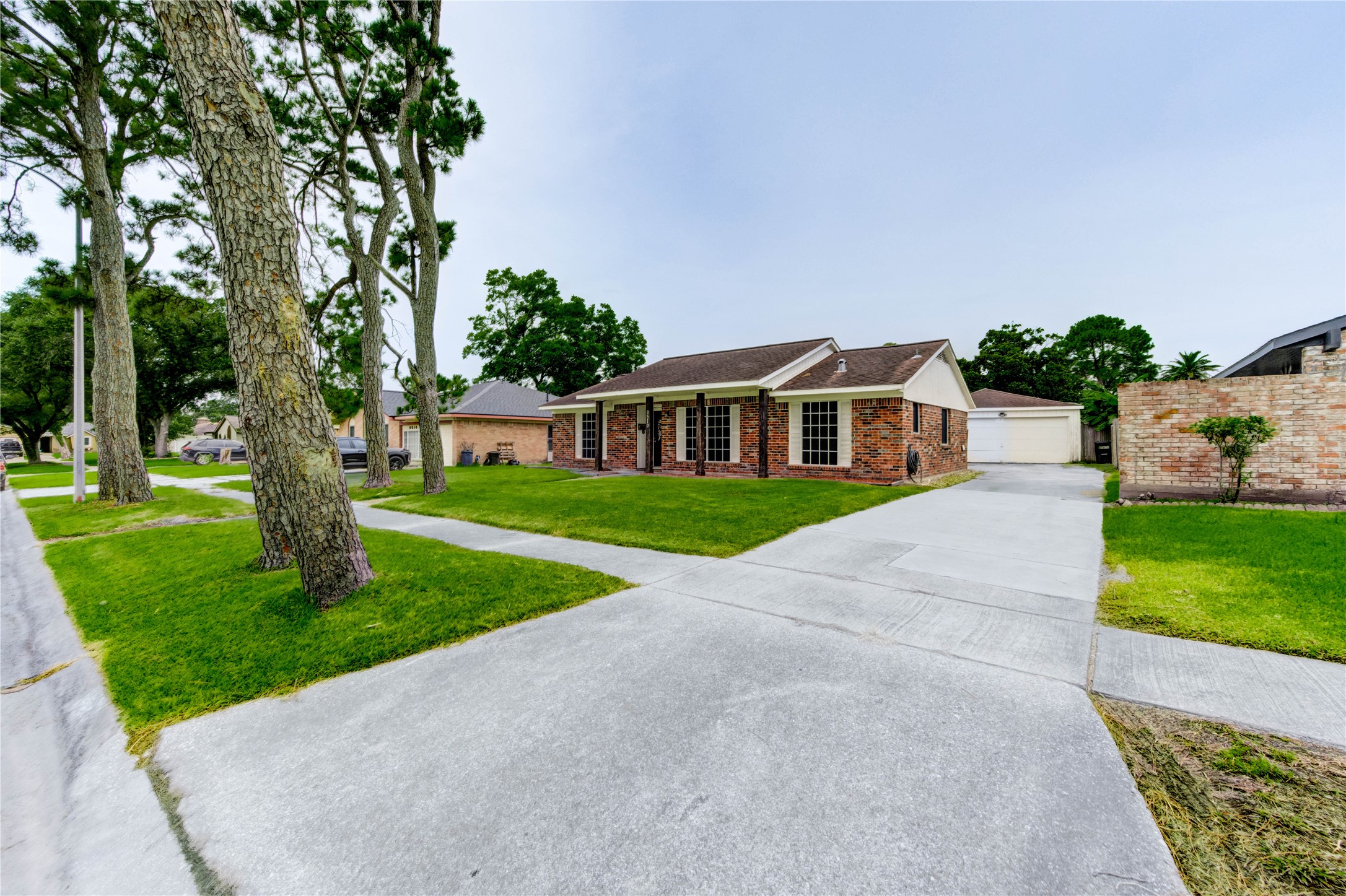 8510 Collingdale Road La Porte, TX 77571 - Photo 20 of 20 a front view of house with yard and green space