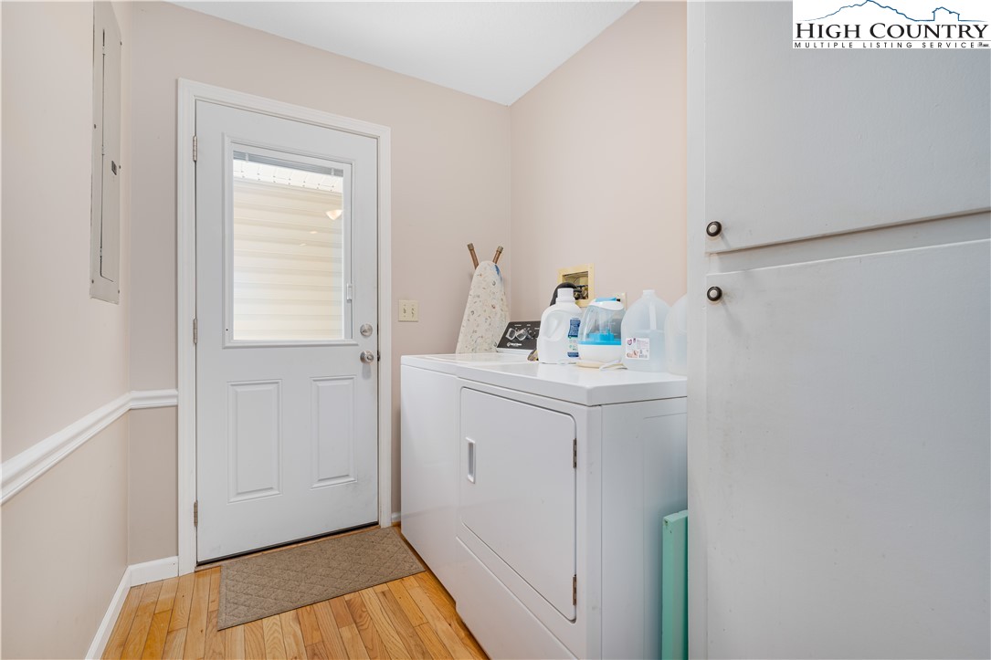 525 Adams Road Mountain City, TN 37683 - Photo 11 of 49 Gallery Image 11