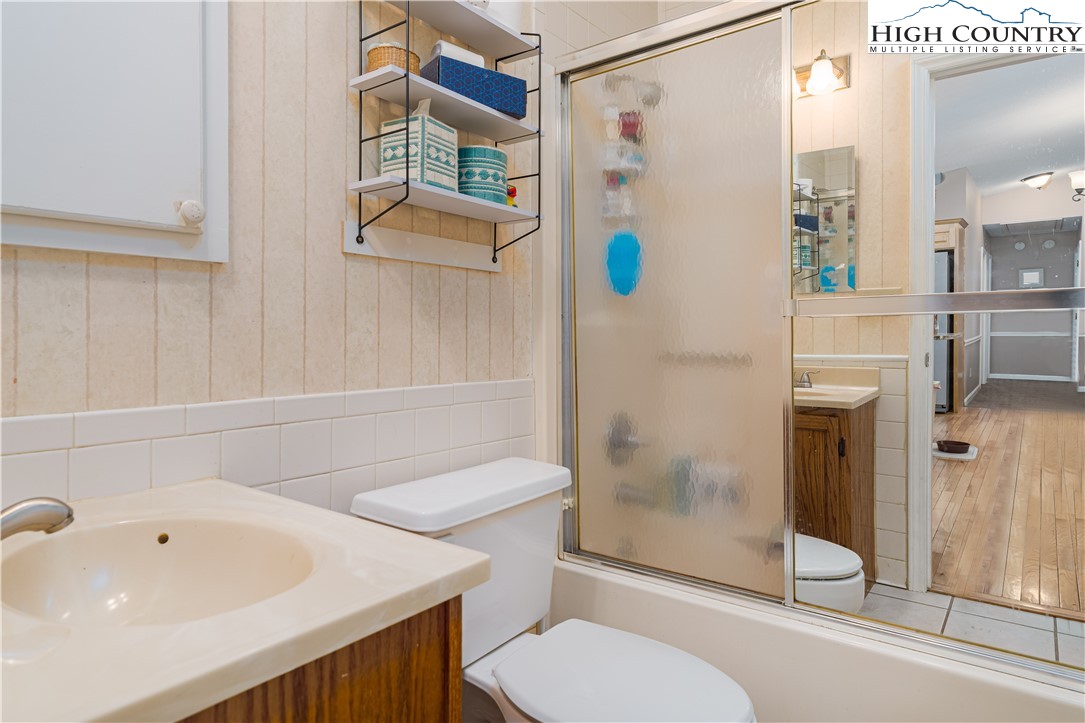 525 Adams Road Mountain City, TN 37683 - Photo 12 of 49 Gallery Image 12