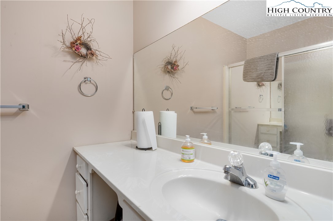 525 Adams Road Mountain City, TN 37683 - Photo 22 of 49 Gallery Image 22
