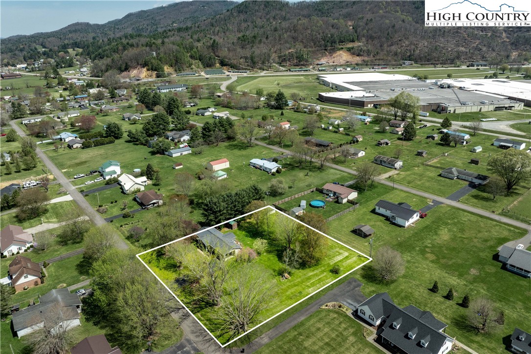 525 Adams Road Mountain City, TN 37683 - Photo 24 of 49 Gallery Image 24