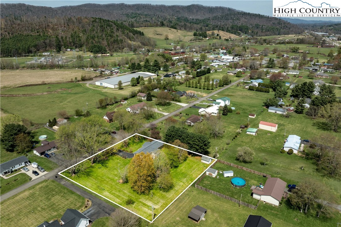 525 Adams Road Mountain City, TN 37683 - Photo 25 of 49 Gallery Image 25