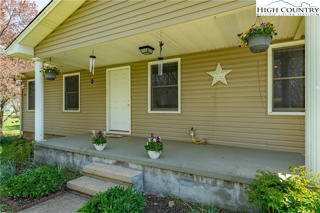 525 Adams Road Mountain City, TN 37683 - Photo 31 of 49 Gallery Image 31