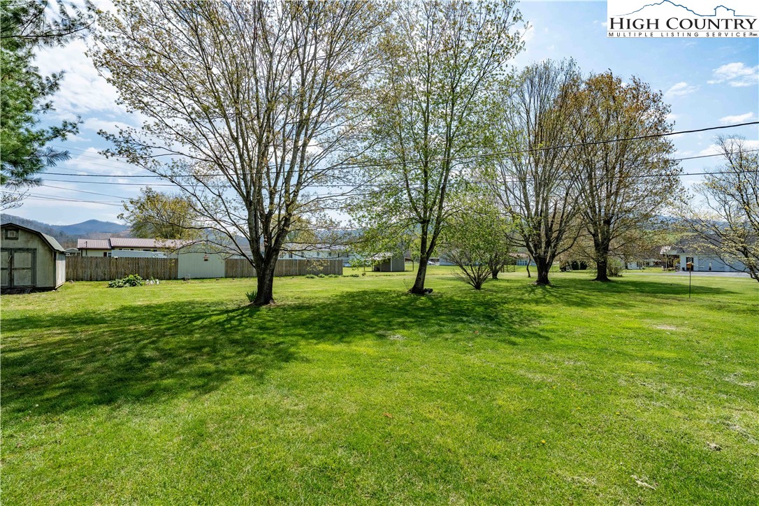 525 Adams Road Mountain City, TN 37683 - Photo 38 of 49 Gallery Image 38