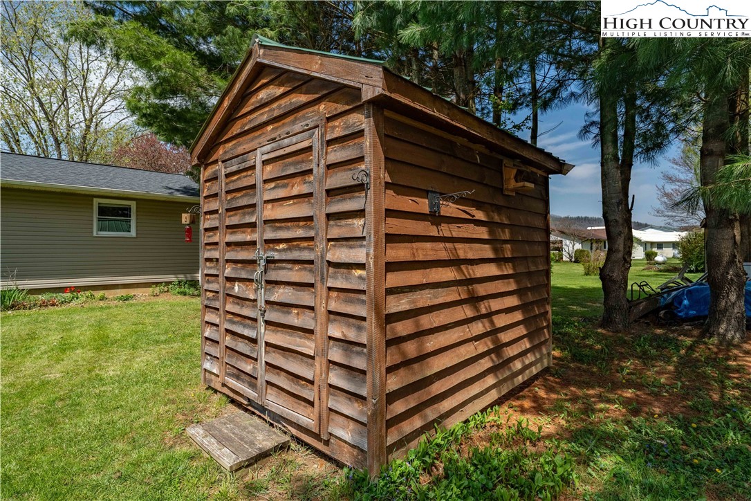 525 Adams Road Mountain City, TN 37683 - Photo 39 of 49 Gallery Image 39