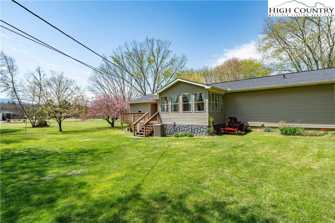 525 Adams Road Mountain City, TN 37683 - Photo 40 of 49 Gallery Image 40