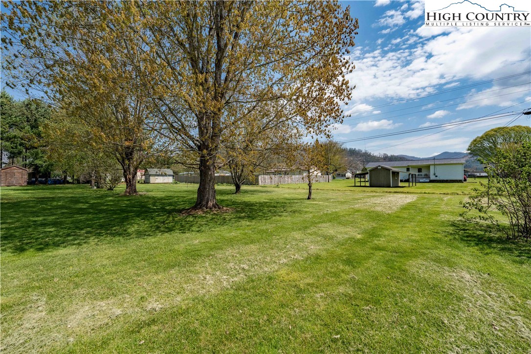 525 Adams Road Mountain City, TN 37683 - Photo 48 of 49 Gallery Image 48
