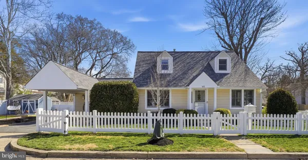 $985,000 | 415 South Jefferson Street, Arlington, VA 22204