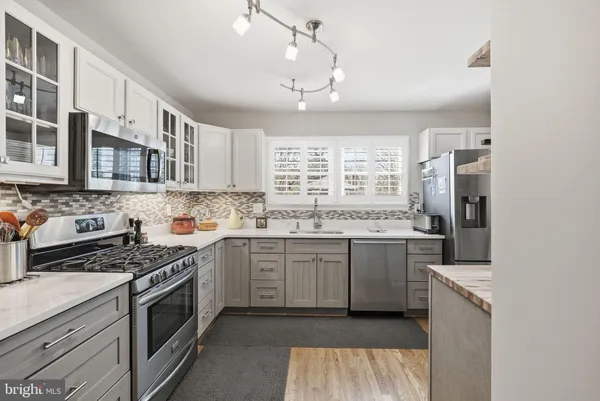 $985,000 | 415 South Jefferson Street, Arlington, VA 22204