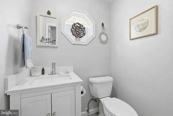 $985,000 | 415 South Jefferson Street, Arlington, VA 22204