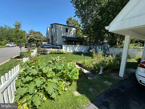 $985,000 | 415 South Jefferson Street, Arlington, VA 22204