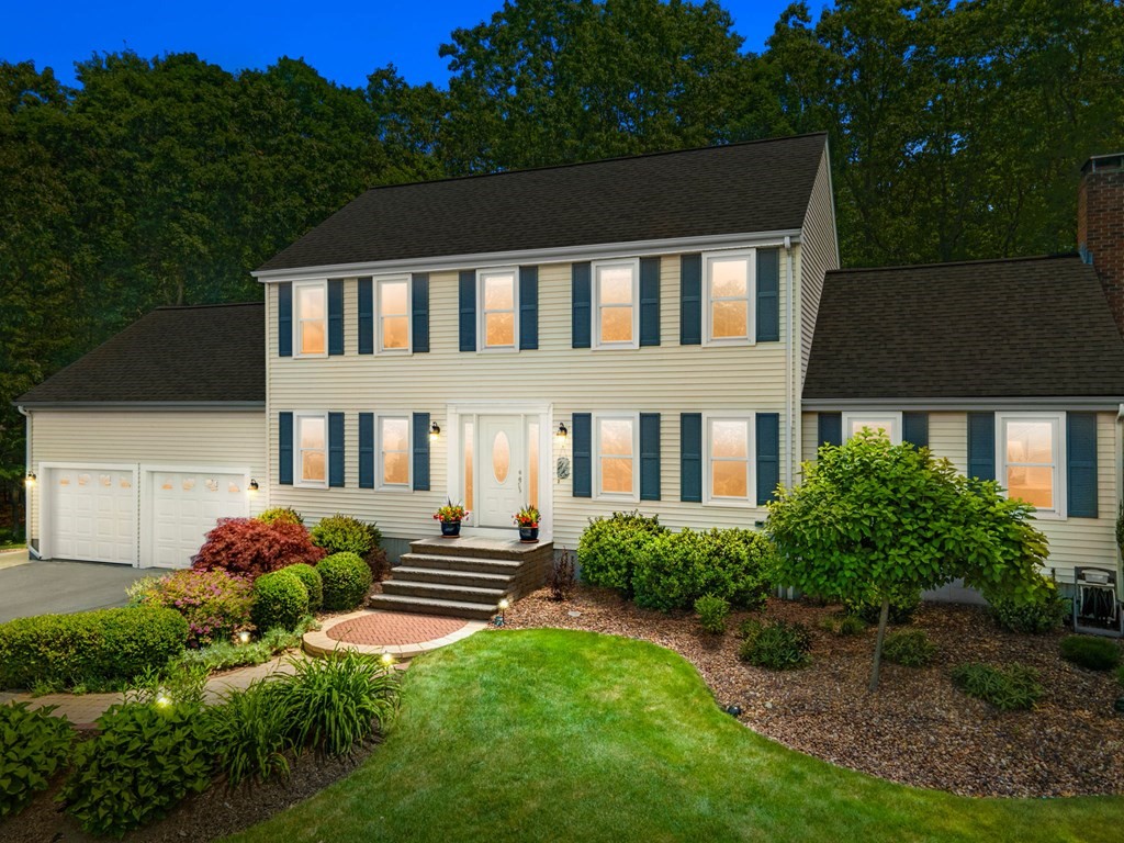 75 Chamberlain Road Uxbridge, MA 01569 - Photo 1 of 41 Gallery Image 1