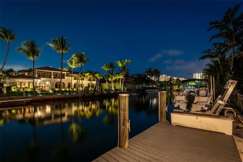 $11,600,000 | 221 Knollwood Drive, Key Biscayne, FL 33149
