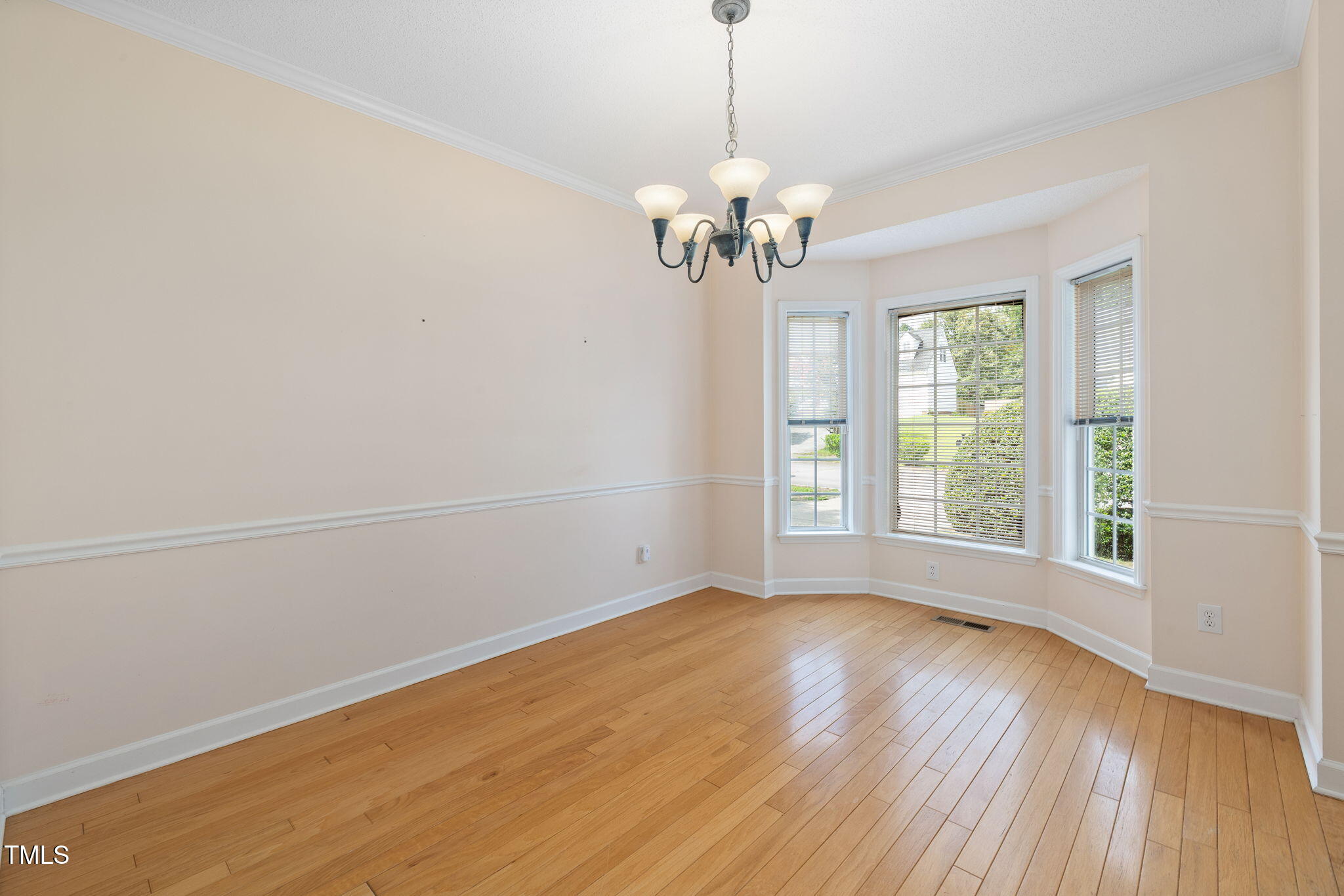 4504 Oakshyre Way Raleigh, NC 27616 - Photo 13 of 40 16-web-or-mls-DX3A2547