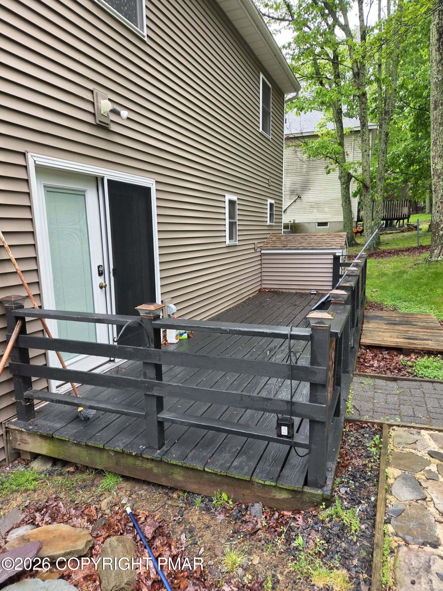 2114 Lakeview Road Bushkill, PA 18324 - Photo 4 of 18 4