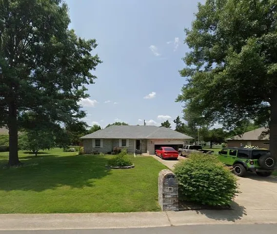 $290,000 | 2135 Hillsdale Street, Lebanon, MO 65536