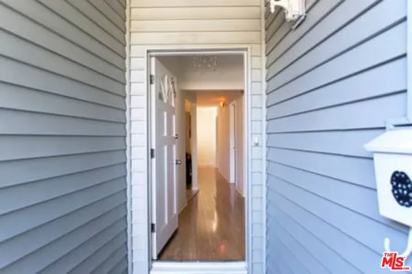 $4,995 | 5049 Serrania Avenue, Woodland Hills, CA 91364