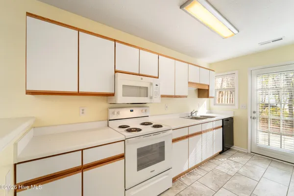 $1,695 | 4316 Jasmine Cove Way, Wilmington, NC 28412