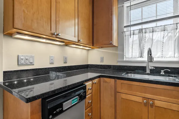 $450,000 | 1458 West 33rd Street, Minneapolis, MN 55408