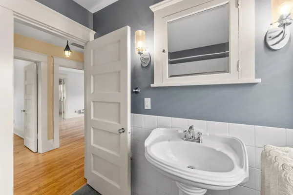 $450,000 | 1458 West 33rd Street, Minneapolis, MN 55408