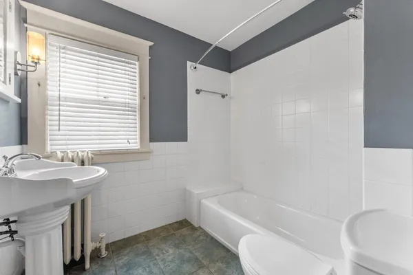 $450,000 | 1458 West 33rd Street, Minneapolis, MN 55408