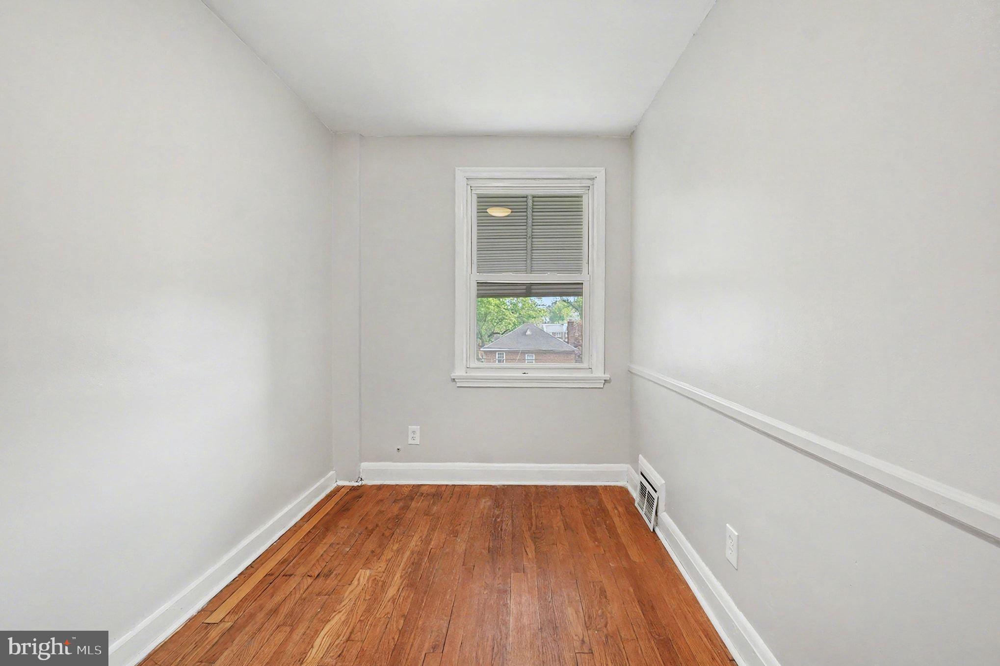 828 St Dunstans Road Baltimore, MD 21212 - Photo 11 of 17