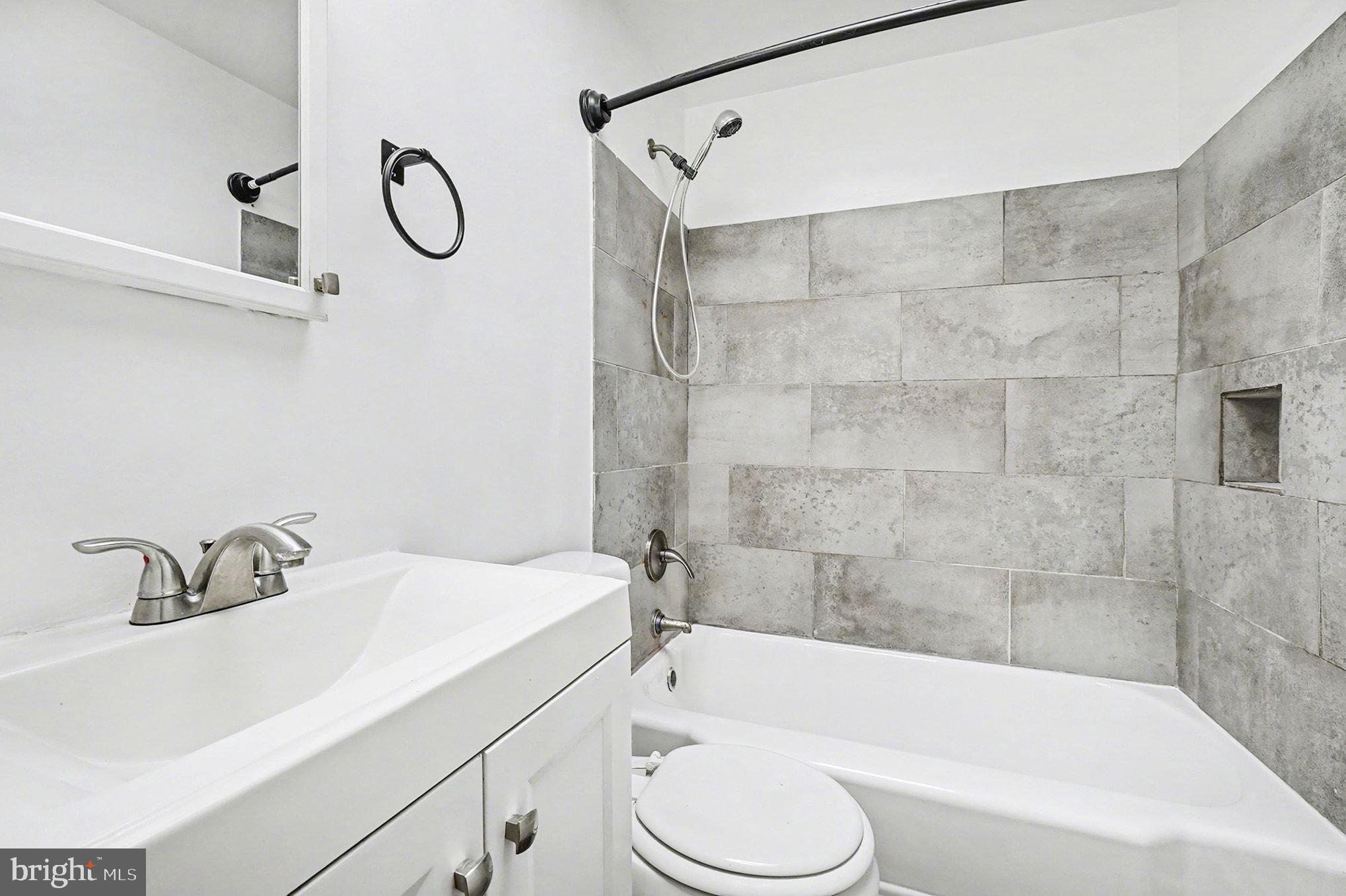 828 St Dunstans Road Baltimore, MD 21212 - Photo 13 of 17