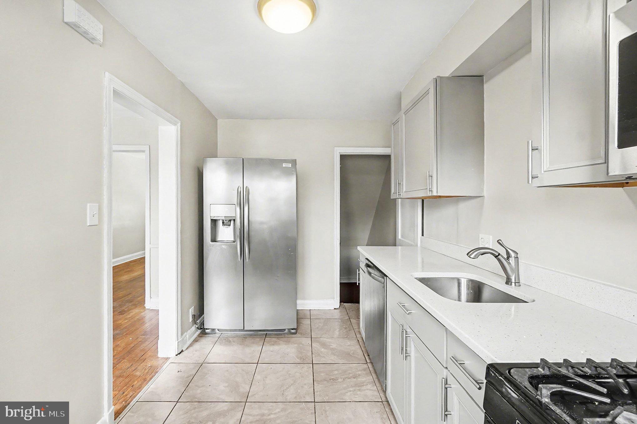 828 St Dunstans Road Baltimore, MD 21212 - Photo 5 of 17