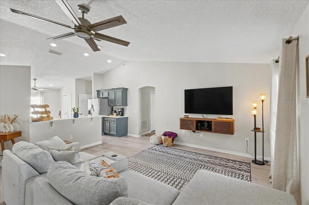 342 Mariners Gate Drive Edgewater, FL 32141 - Photo 14 of 42