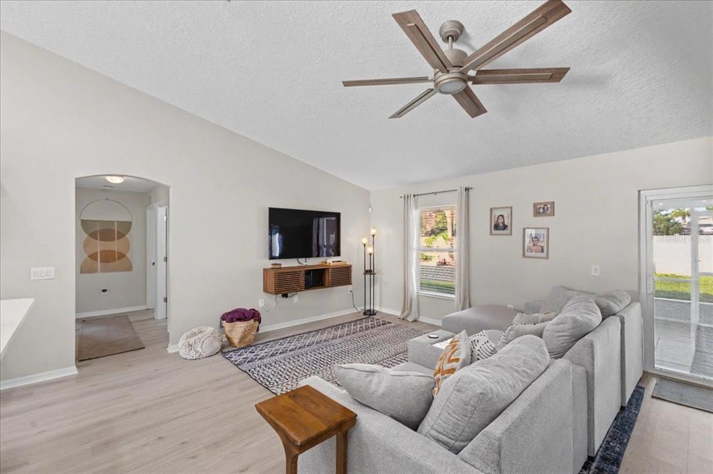 342 Mariners Gate Drive Edgewater, FL 32141 - Photo 15 of 42