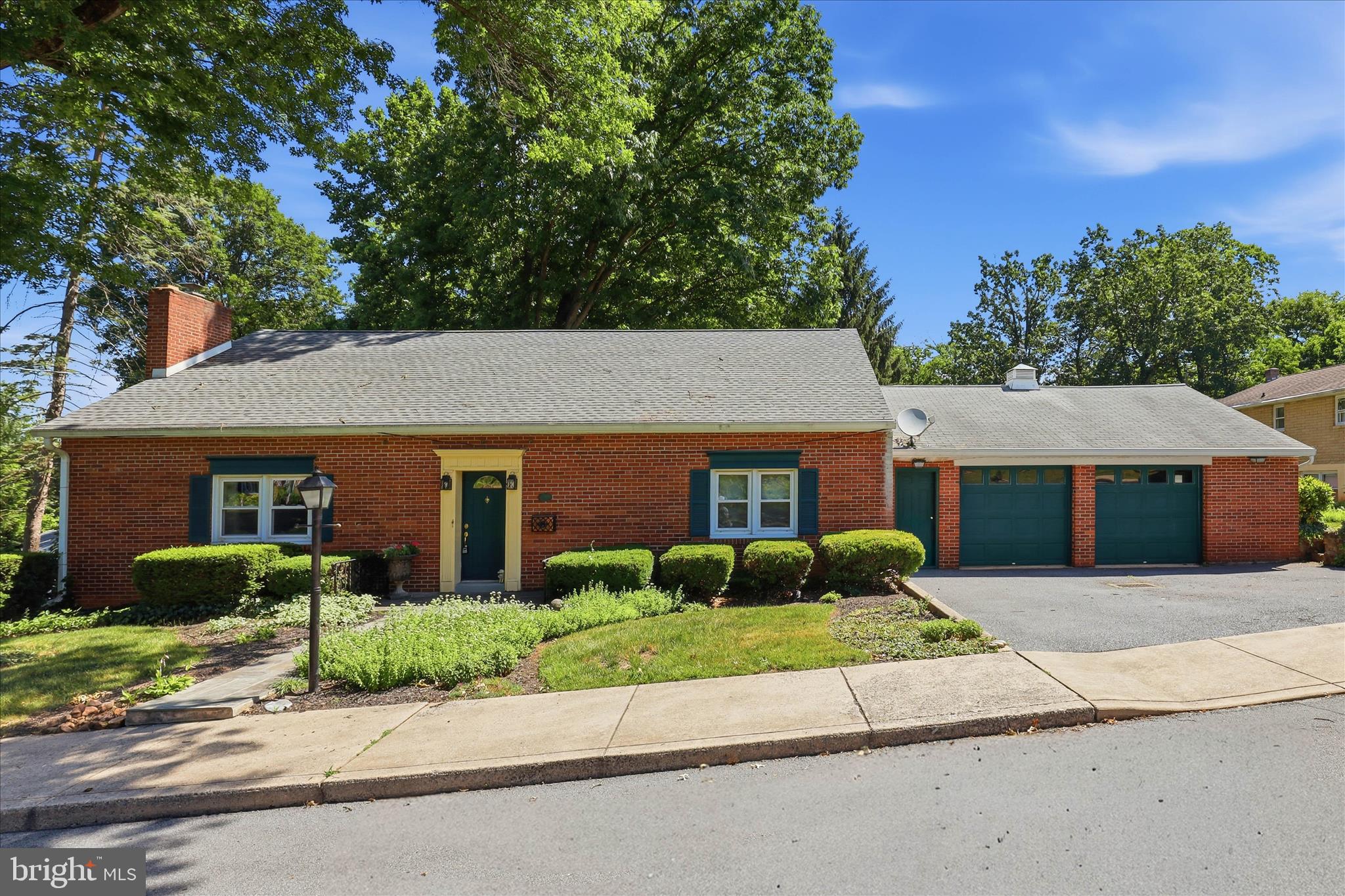 244 Hemlock Road Ephrata, PA 17522 - Photo 2 of 50