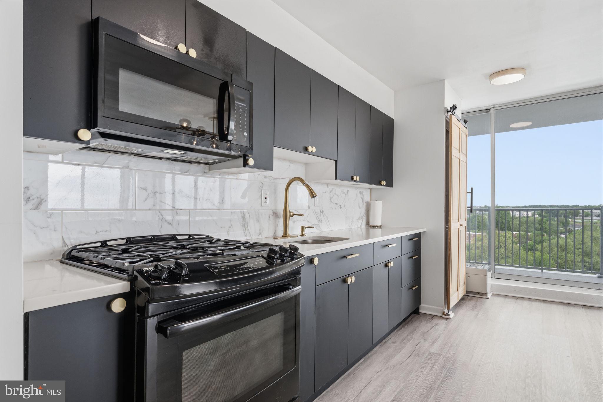 3900-00 West Ford Road, Unit 16P Philadelphia, PA 19131 - Photo 5 of 40