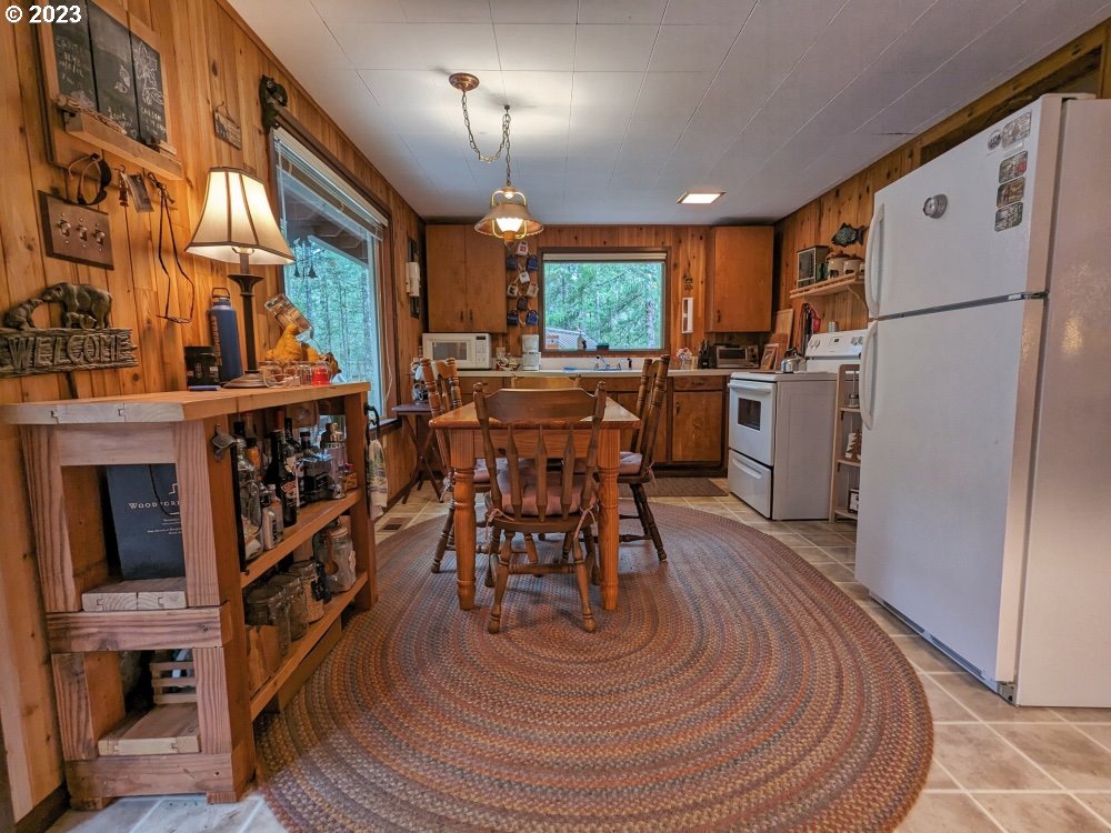 76399 Road 30 Rhododendron, OR 97049 - Photo 12 of 36 Gallery Image 12