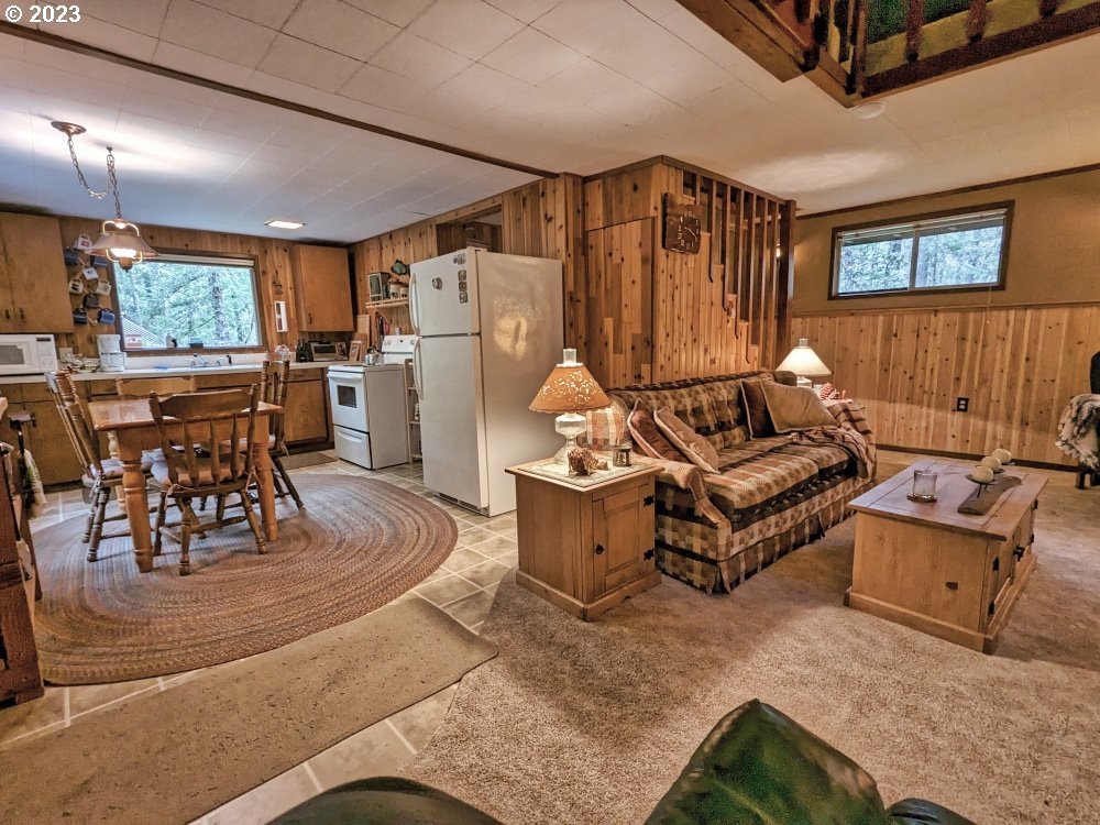 76399 Road 30 Rhododendron, OR 97049 - Photo 10 of 36 Gallery Image 10