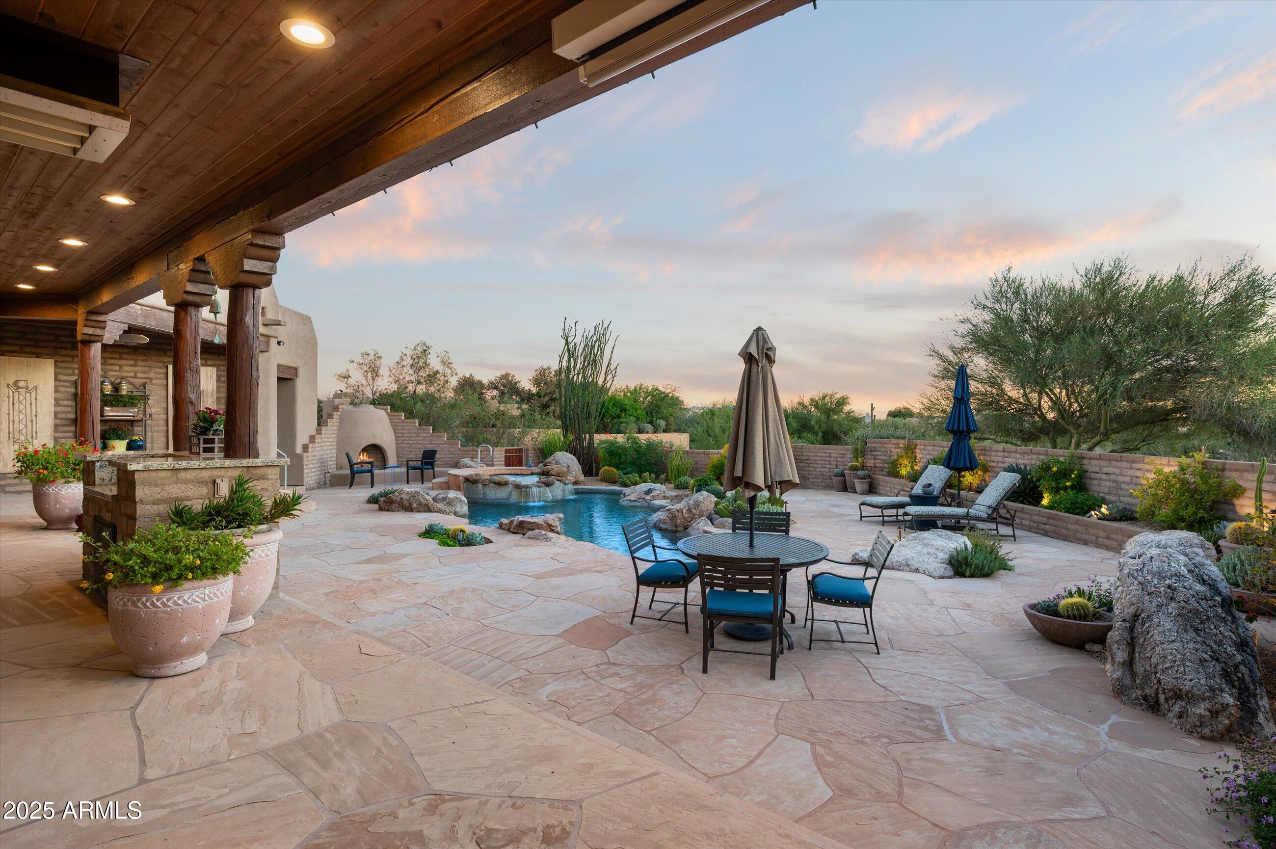 9301 East Bajada Road Scottsdale, AZ 85262 - Photo 36 of 39 Multiple Seating Areas