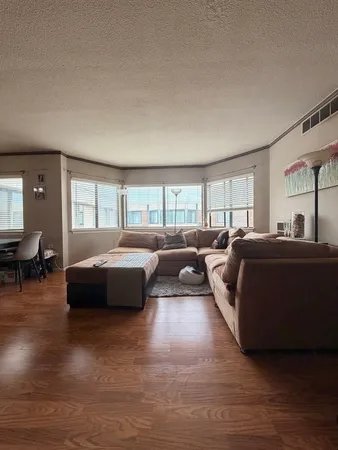 $194,900 | 5500 Lincoln Avenue, Unit 507W, Morton Grove, IL 60053