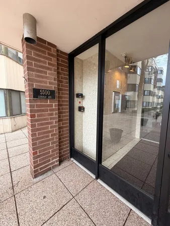 $194,900 | 5500 Lincoln Avenue, Unit 507W, Morton Grove, IL 60053