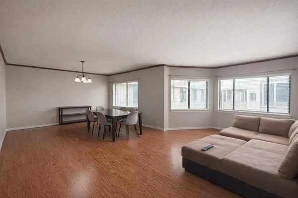 $194,900 | 5500 Lincoln Avenue, Unit 507W, Morton Grove, IL 60053