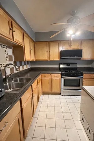 $194,900 | 5500 Lincoln Avenue, Unit 507W, Morton Grove, IL 60053
